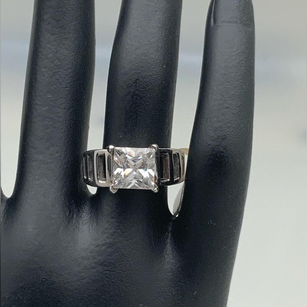 NEW!‎ Unique large CZ Diamond stainless steel ring